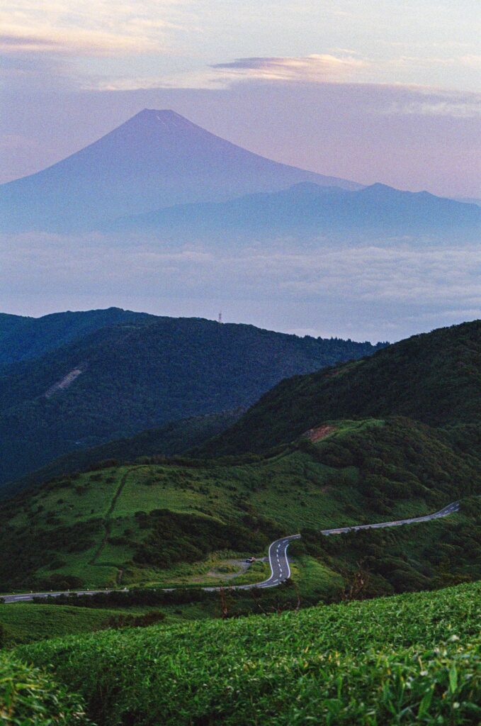 远山暮色