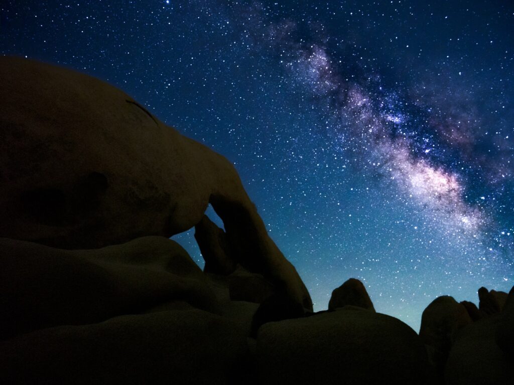 石拱与银河